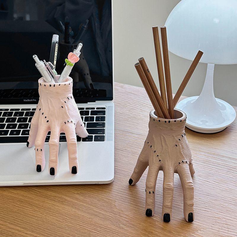 Nutcracker Figurine - زينة يد آدمز المكسورة لعيد الهالوين.